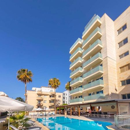 Kapetanios Limassol Hotel Bagian luar foto