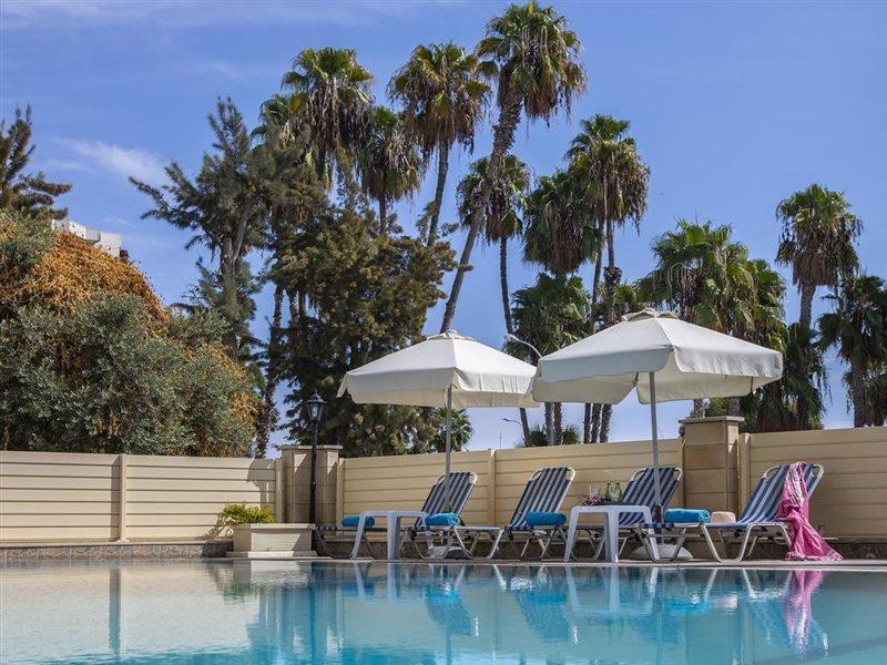 Kapetanios Limassol Hotel Bagian luar foto