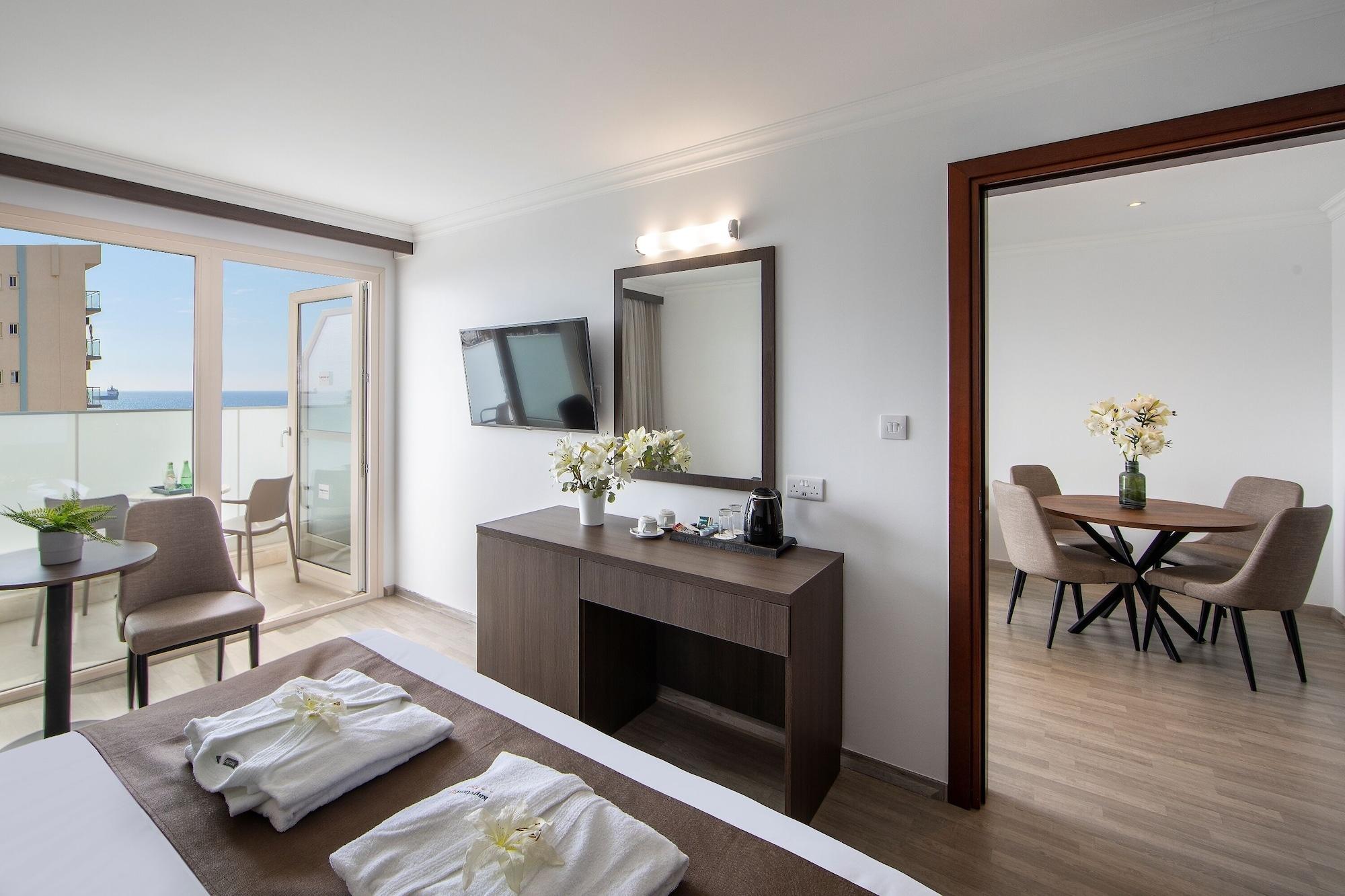Kapetanios Limassol Hotel Bagian luar foto