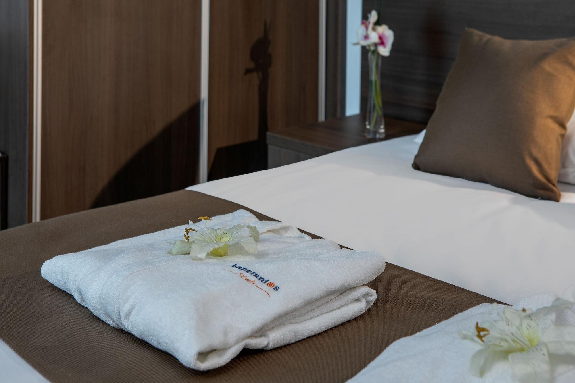 Kapetanios Limassol Hotel Bagian luar foto
