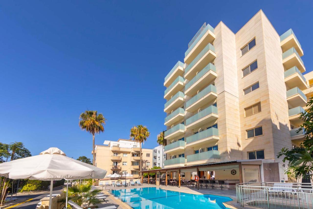Kapetanios Limassol Hotel Bagian luar foto