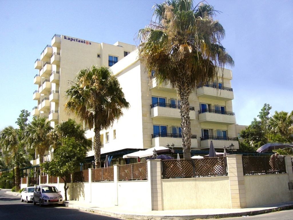 Kapetanios Limassol Hotel Bagian luar foto