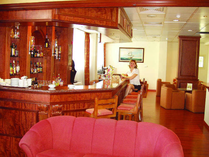 Kapetanios Limassol Hotel Bagian luar foto