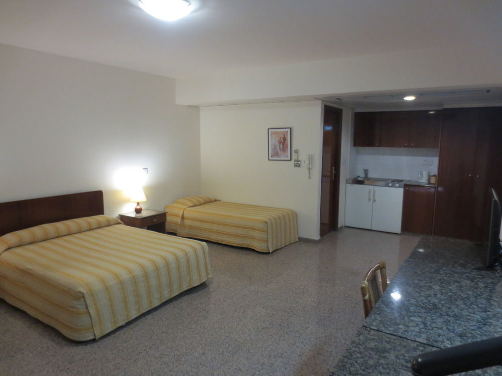 Kapetanios Limassol Hotel Bagian luar foto