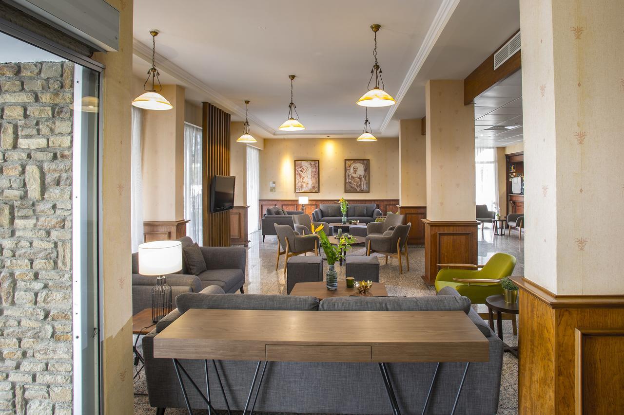 Kapetanios Limassol Hotel Bagian luar foto