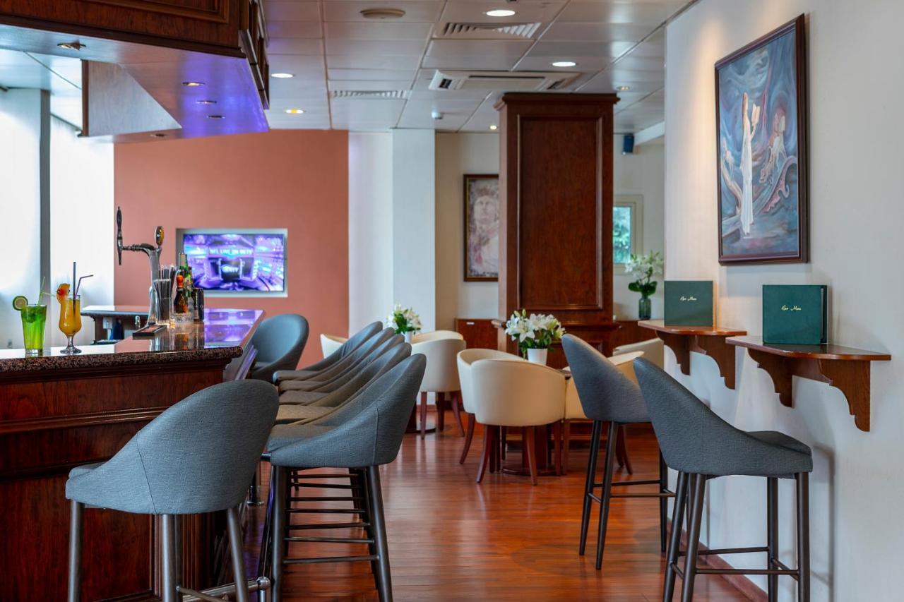 Kapetanios Limassol Hotel Bagian luar foto